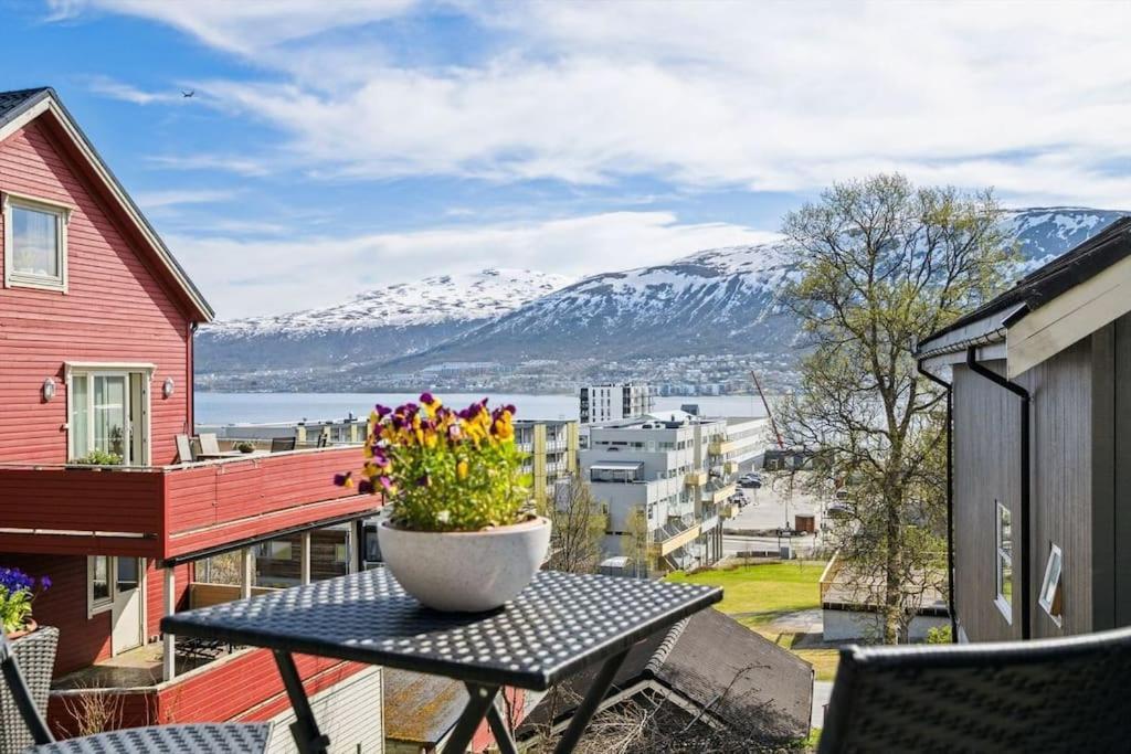 Cozy Little House In Tromso City Bagian luar foto