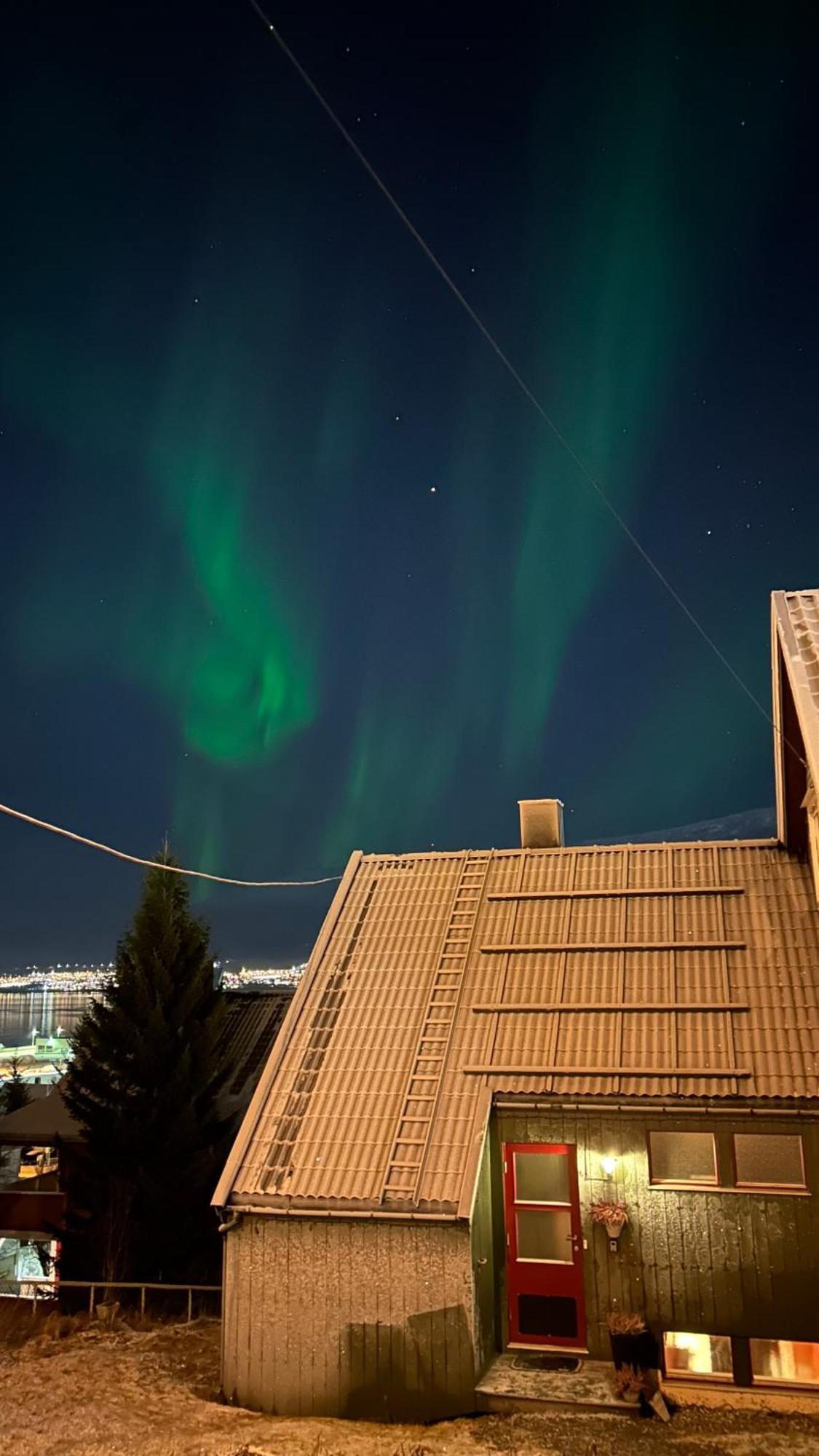 Cozy Little House In Tromso City Bagian luar foto