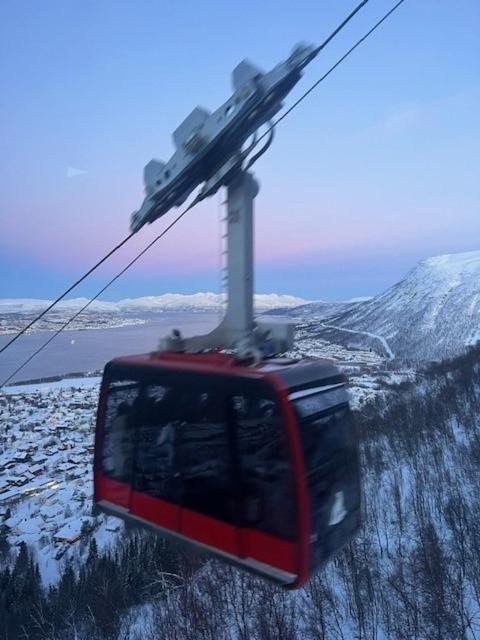 Cozy Little House In Tromso City Bagian luar foto